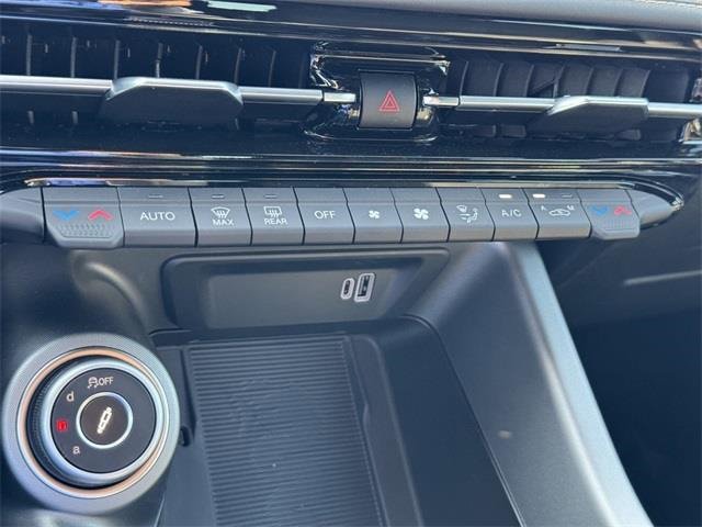 New 2025 Alfa Romeo Tonale w/ Premium Package image 16