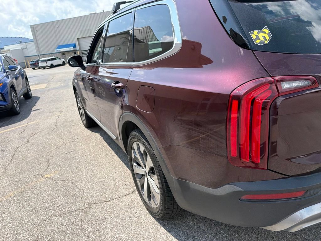 Used 2022 Kia Telluride EX w/ EX Premium Package FWD image 7