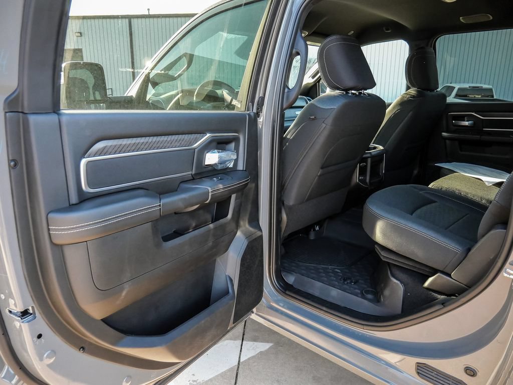New 2026 RAM 3500 Big Horn AWD/4WD image 27