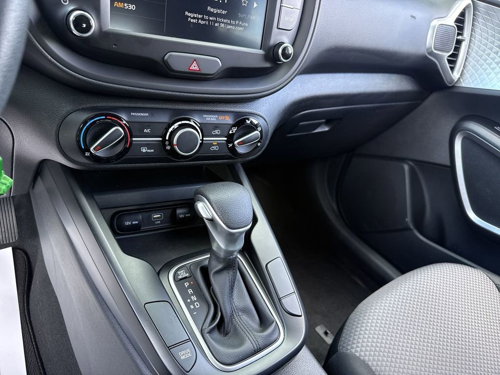 Used 2025 Kia Soul LX w/ LX Technology Package image 16