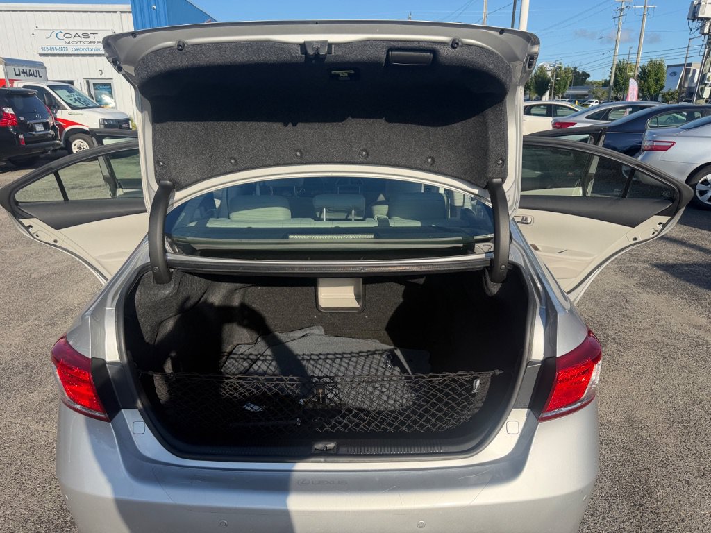 Used 2010 Lexus ES 350 w/ Preferred Accessory Package FWD image 23
