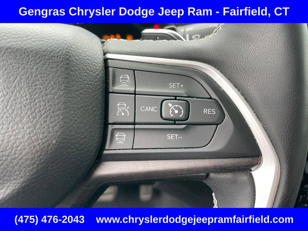 Used 2023 Jeep Grand Cherokee Limited w/ Luxury Tech Group II AWD/4WD image 44