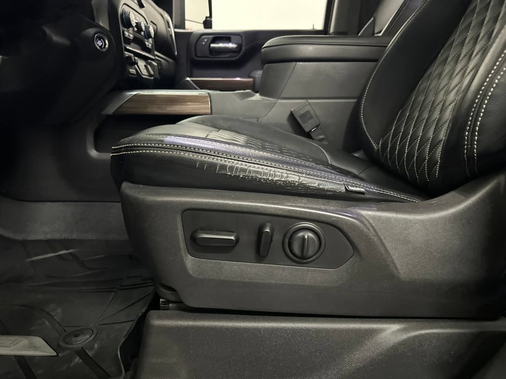 Used 2019 Chevrolet Silverado 1500 RST AWD/4WD image 33