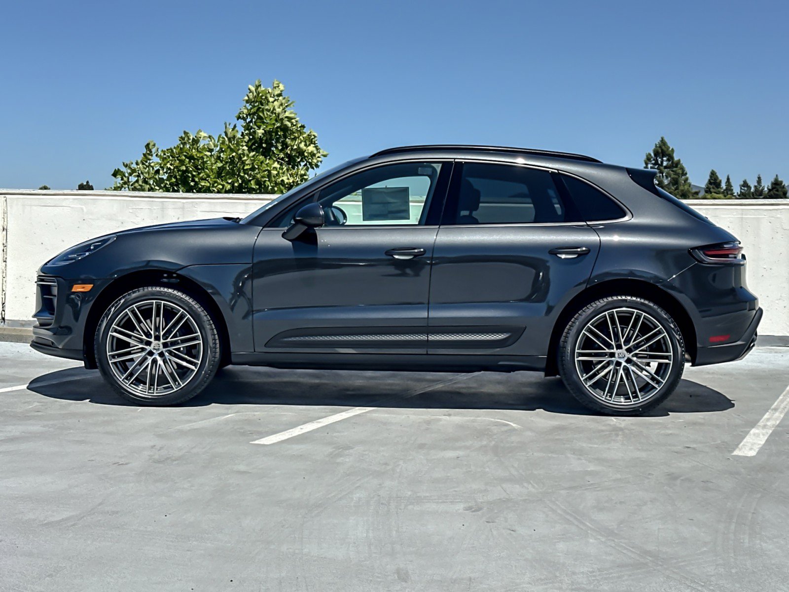 New 2026 Porsche Macan AWD/4WD image 2