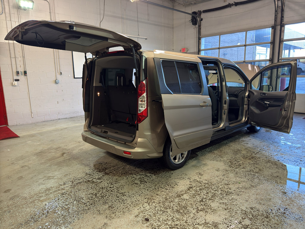 Used 2019 Ford Transit Connect XLT image 12
