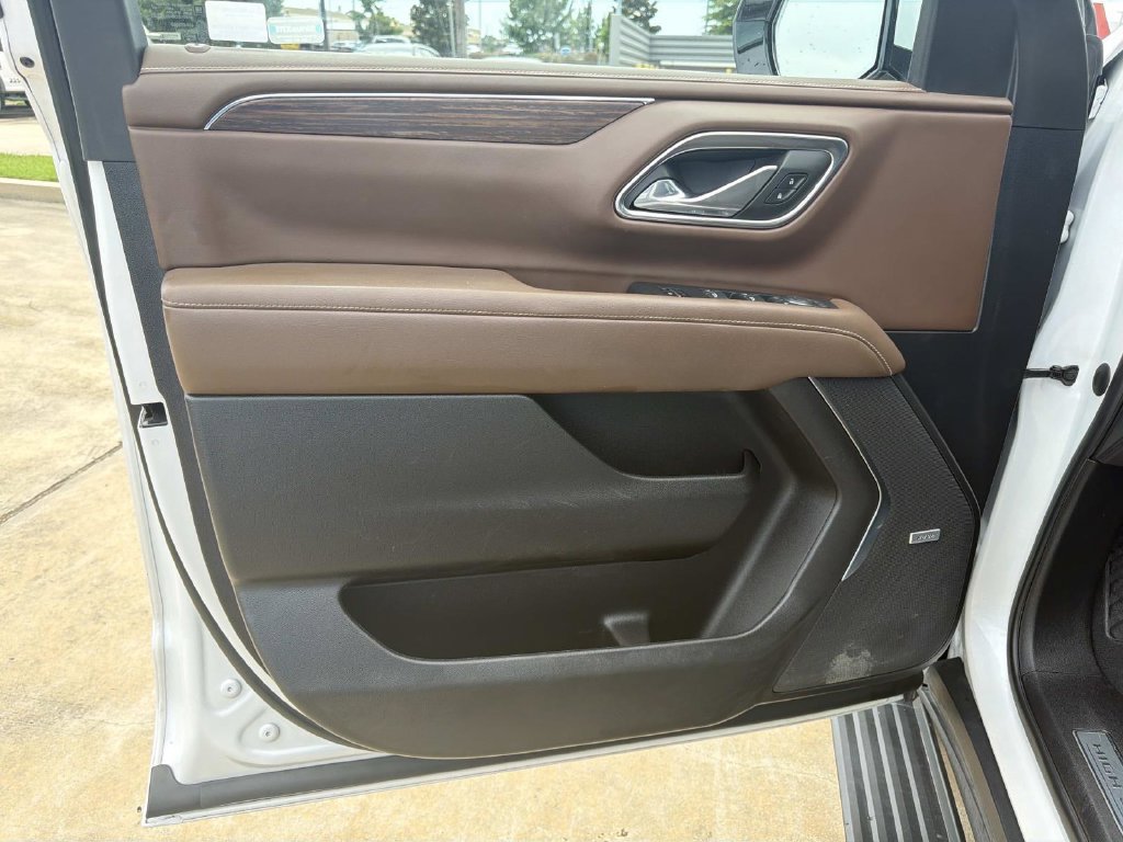 Used 2023 Chevrolet Suburban High Country w/ LPO, Illumination Package RWD image 22