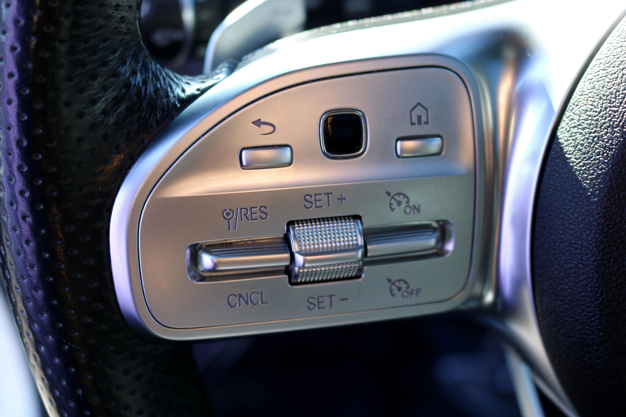 Used 2020 Mercedes-Benz GLC 300 4MATIC image 20