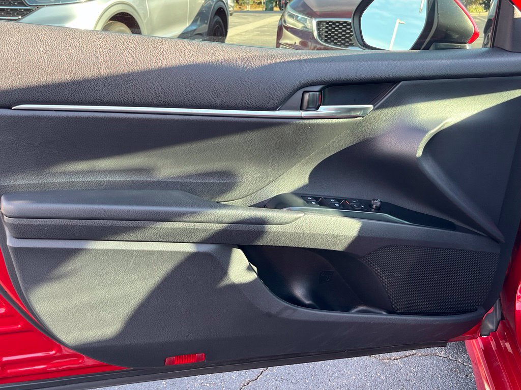 Used 2020 Toyota Camry SE AWD/4WD image 13