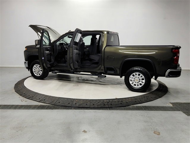 Used 2022 Chevrolet Silverado 3500 LT w/ Convenience Package image 13