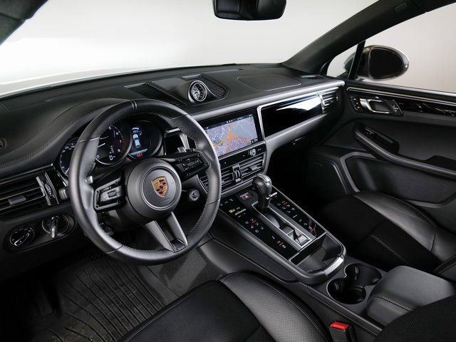 Certified 2023 Porsche Macan Turbo AWD/4WD image 4