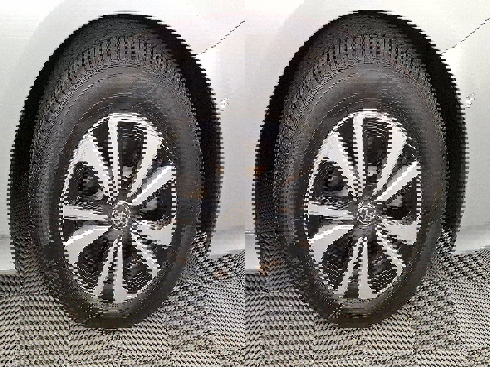 Used 2018 Toyota Prius Prime Advanced image 26