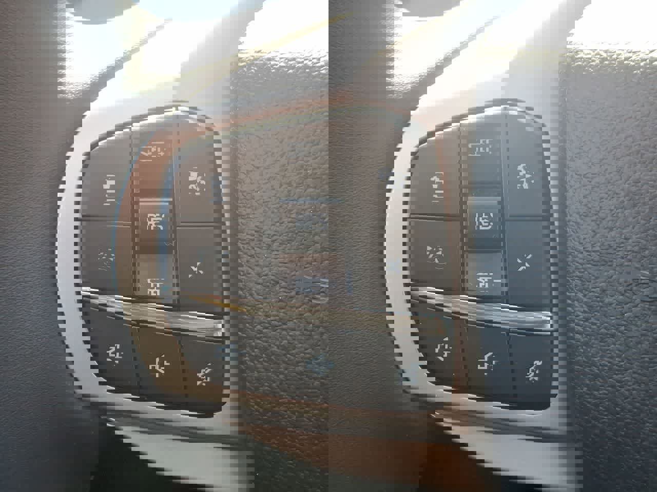 Used 2025 Ford Explorer Active image 23