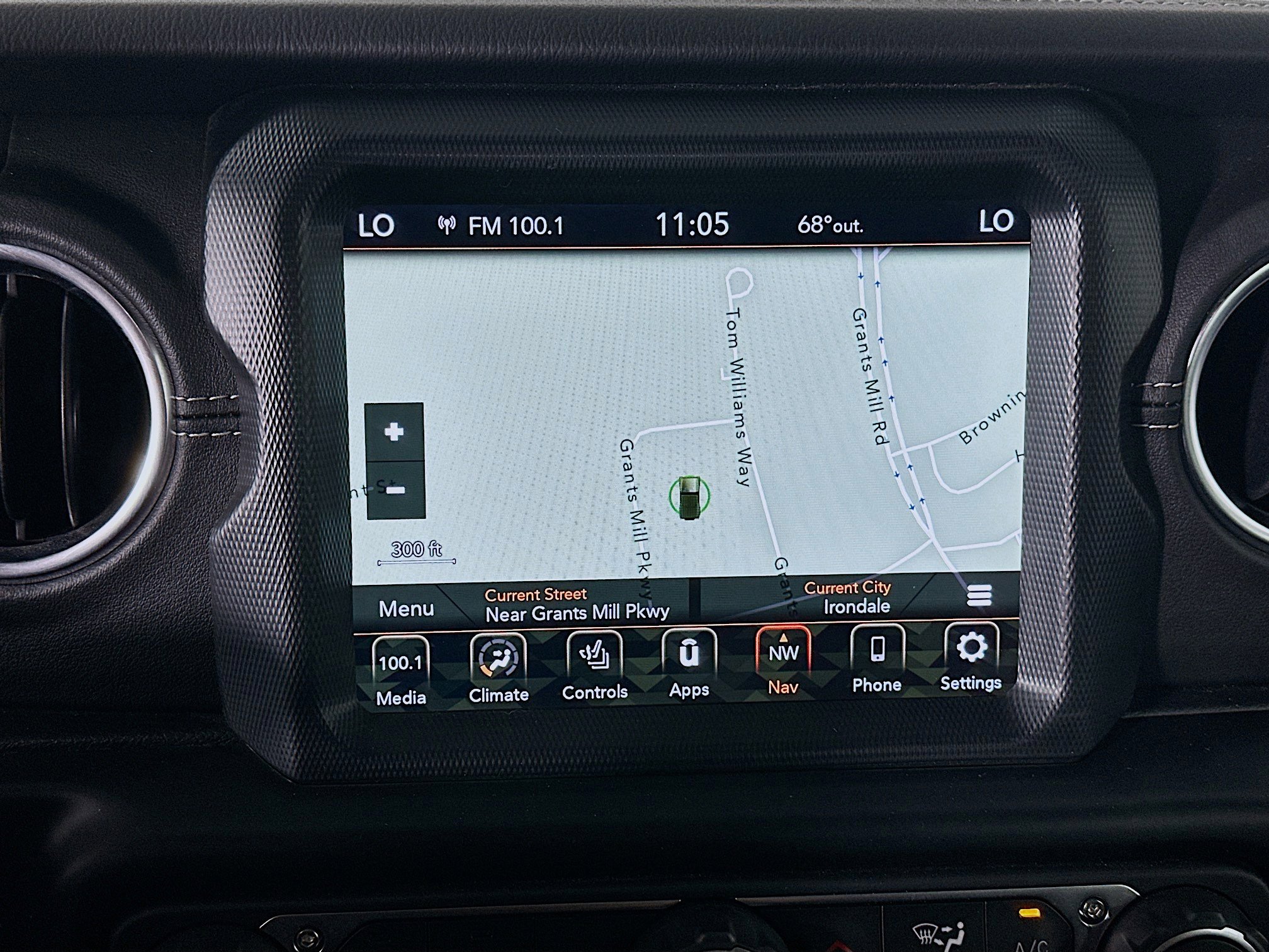 Used 2023 Jeep Wrangler Sahara w/ Cold Weather Group image 21