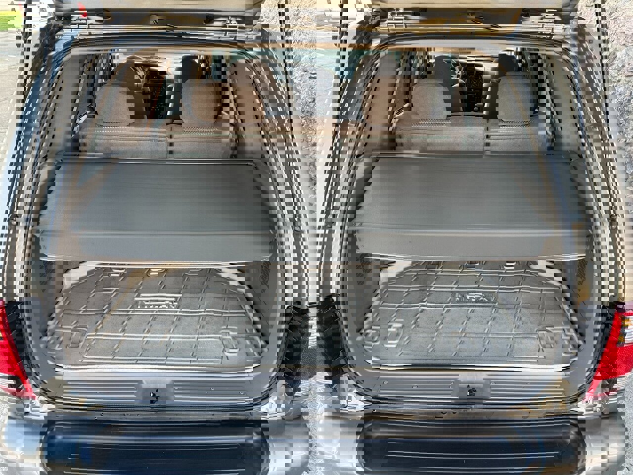 Used 2004 Nissan Pathfinder SE image 25