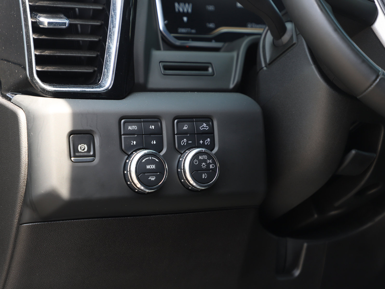 Used 2025 GMC Sierra 2500 Denali AWD/4WD image 25