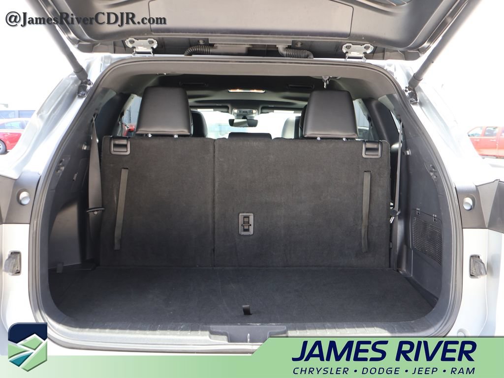 Used 2025 Toyota Highlander XSE AWD/4WD image 15