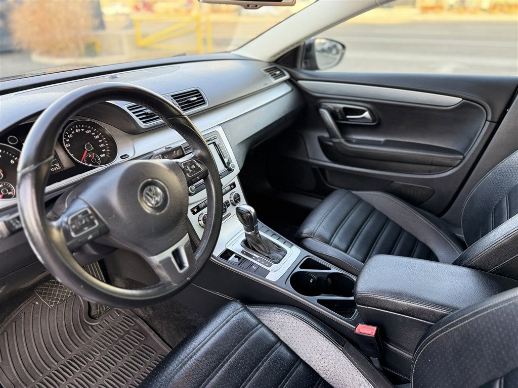 Used 2013 Volkswagen CC Sport image 20