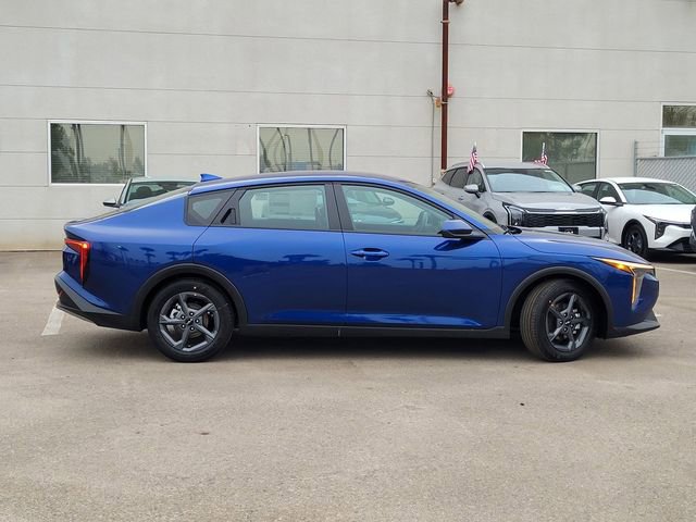 New 2025 Kia K4 LXS image 4