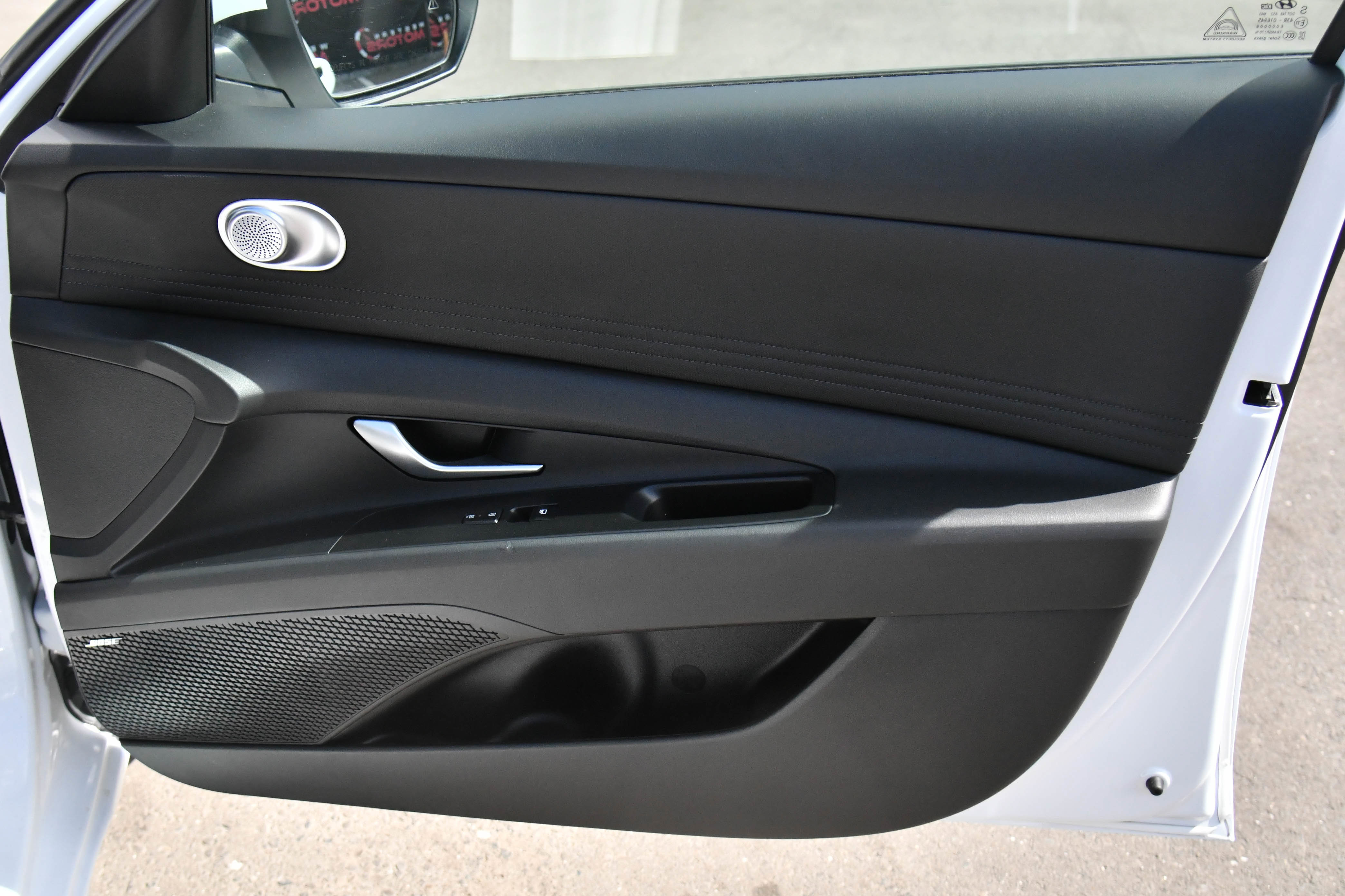 Used 2025 Hyundai Elantra Limited image 46