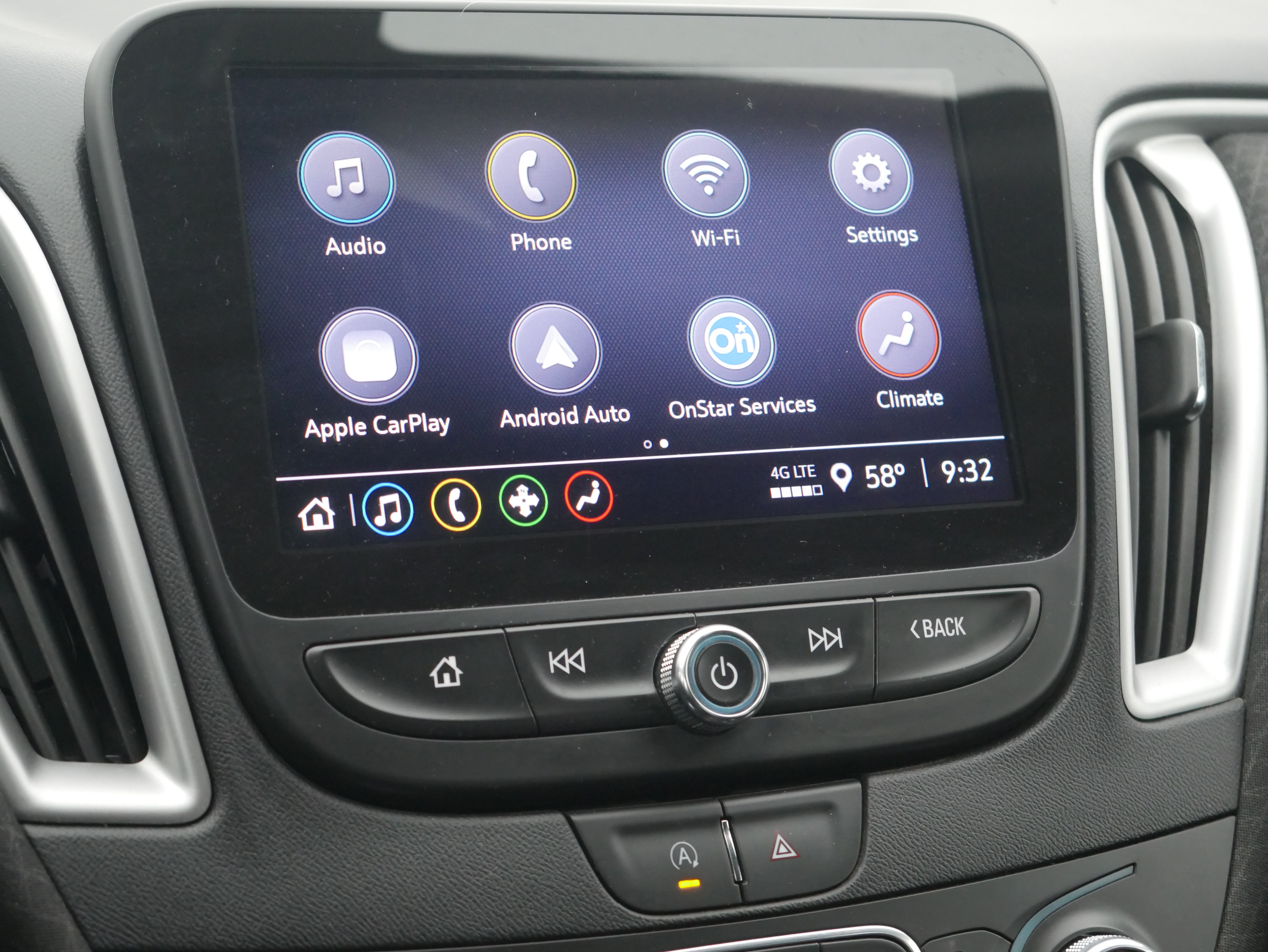 Used 2022 Chevrolet Malibu LT FWD image 11
