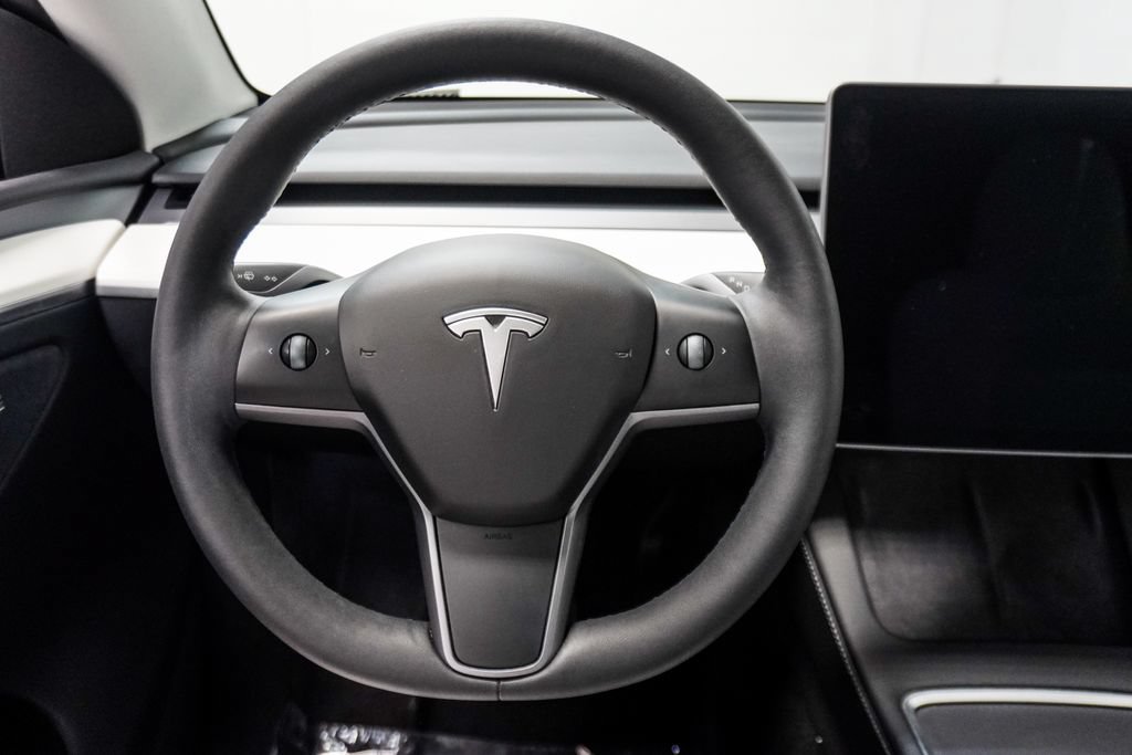 Used 2024 Tesla Model Y Long Range AWD/4WD image 13