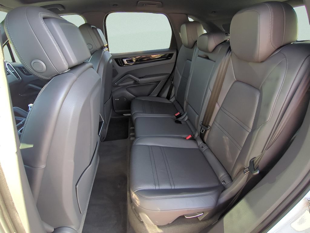 Used 2021 Porsche Cayenne AWD/4WD image 10