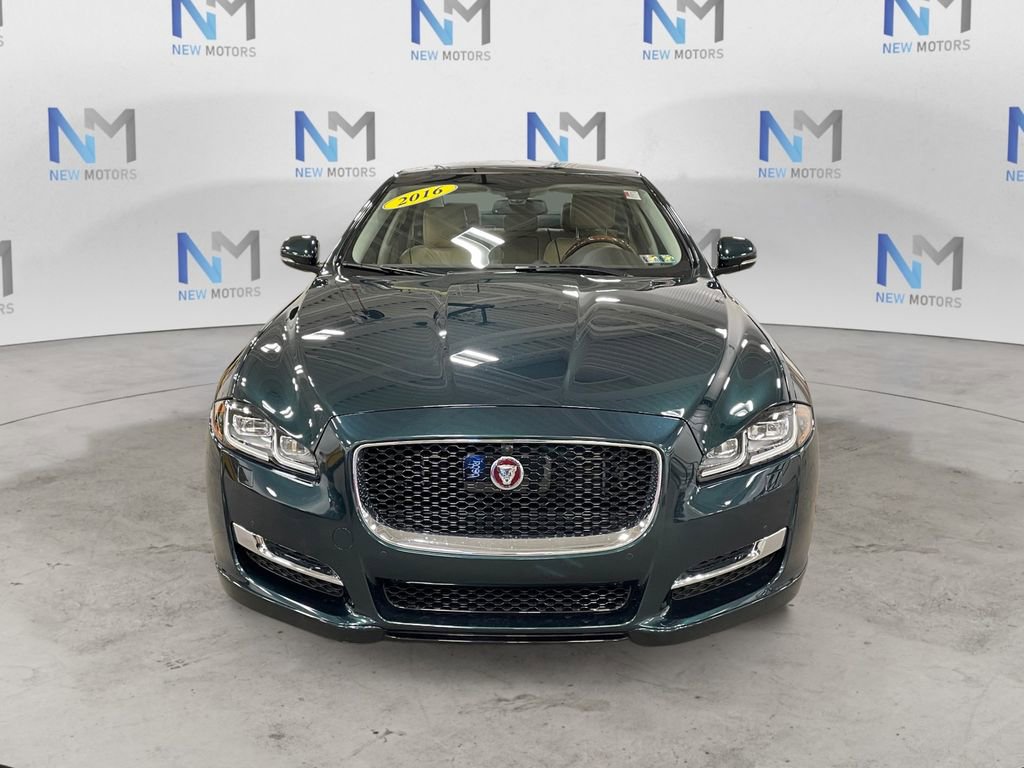 Used 2016 Jaguar XJ R-Sport AWD/4WD image 8