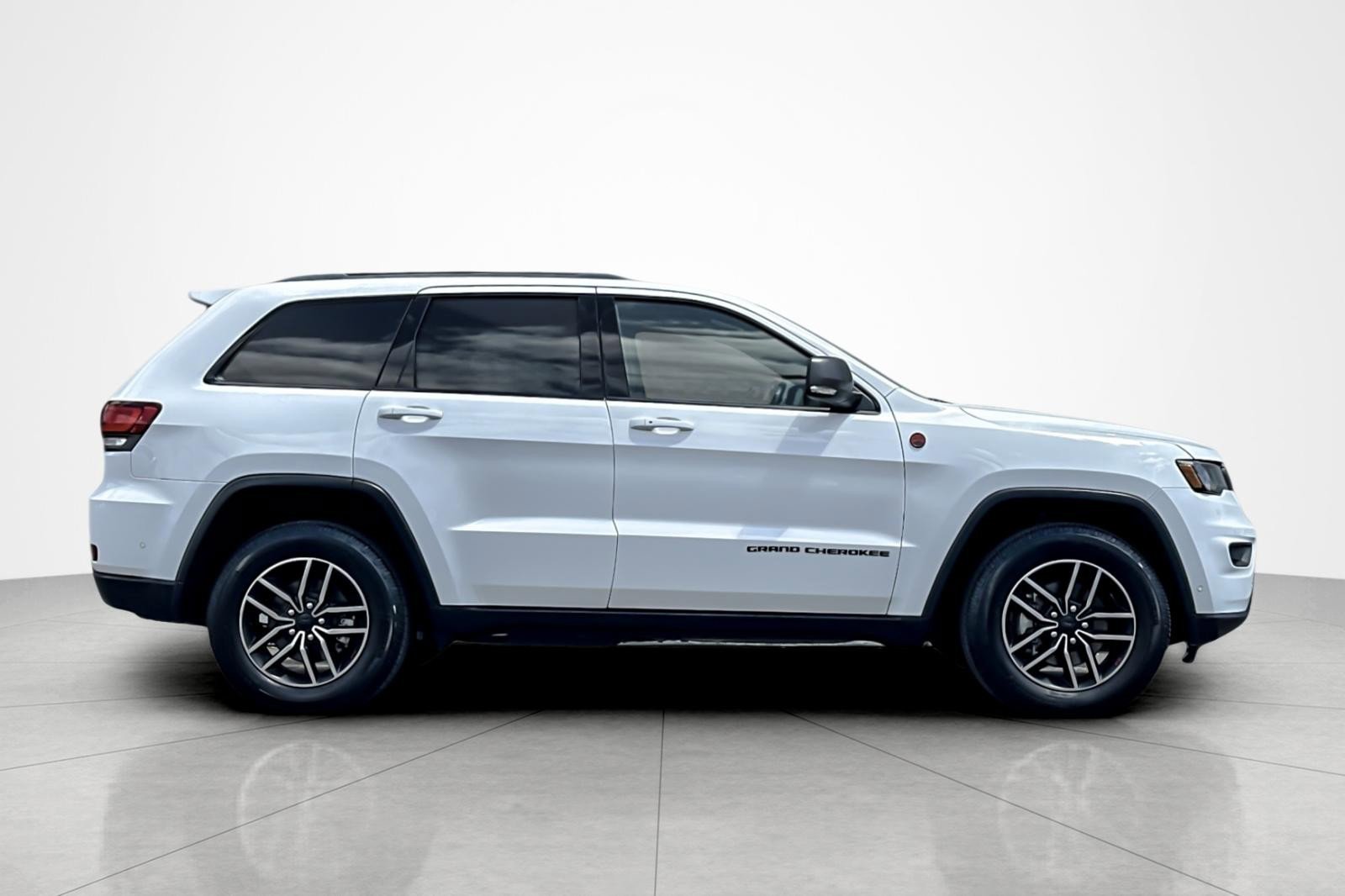 Used 2019 Jeep Grand Cherokee Trailhawk AWD/4WD image 6