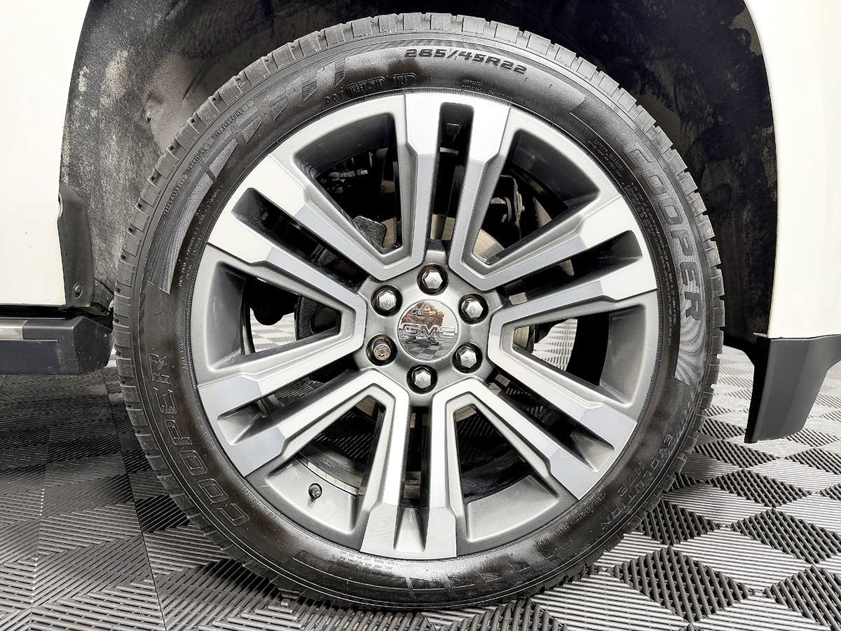 Used 2019 GMC Yukon Denali w/ Denali Ultimate Package AWD/4WD image 30