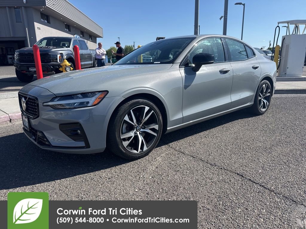 Used 2024 Volvo S60 B5 Core FWD image 10
