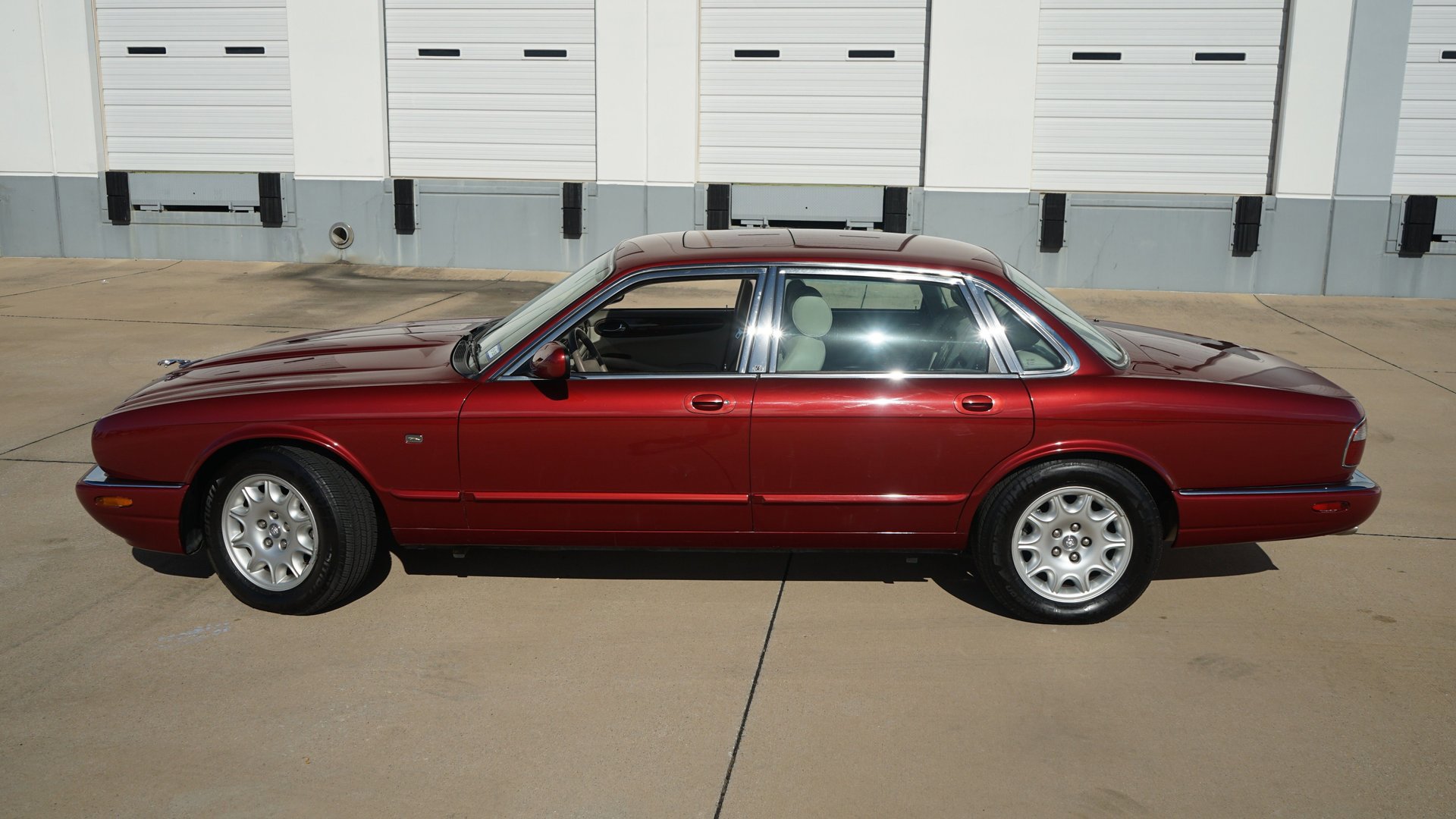 Used 1999 Jaguar XJ8 image 5