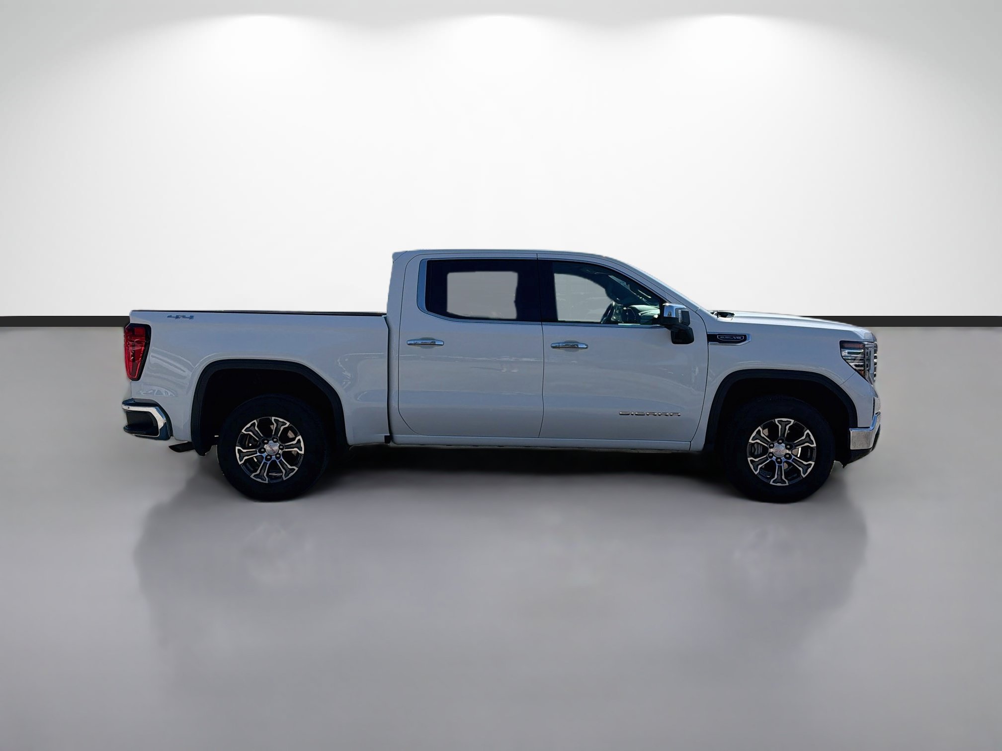 Used 2024 GMC Sierra 1500 SLT AWD/4WD image 2