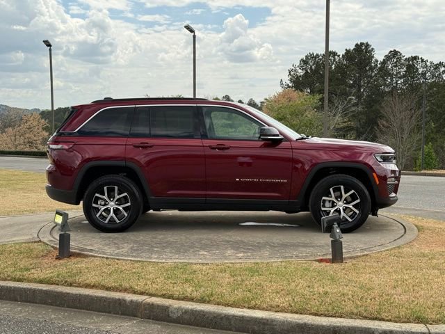 Used 2024 Jeep Grand Cherokee Limited AWD/4WD image 8
