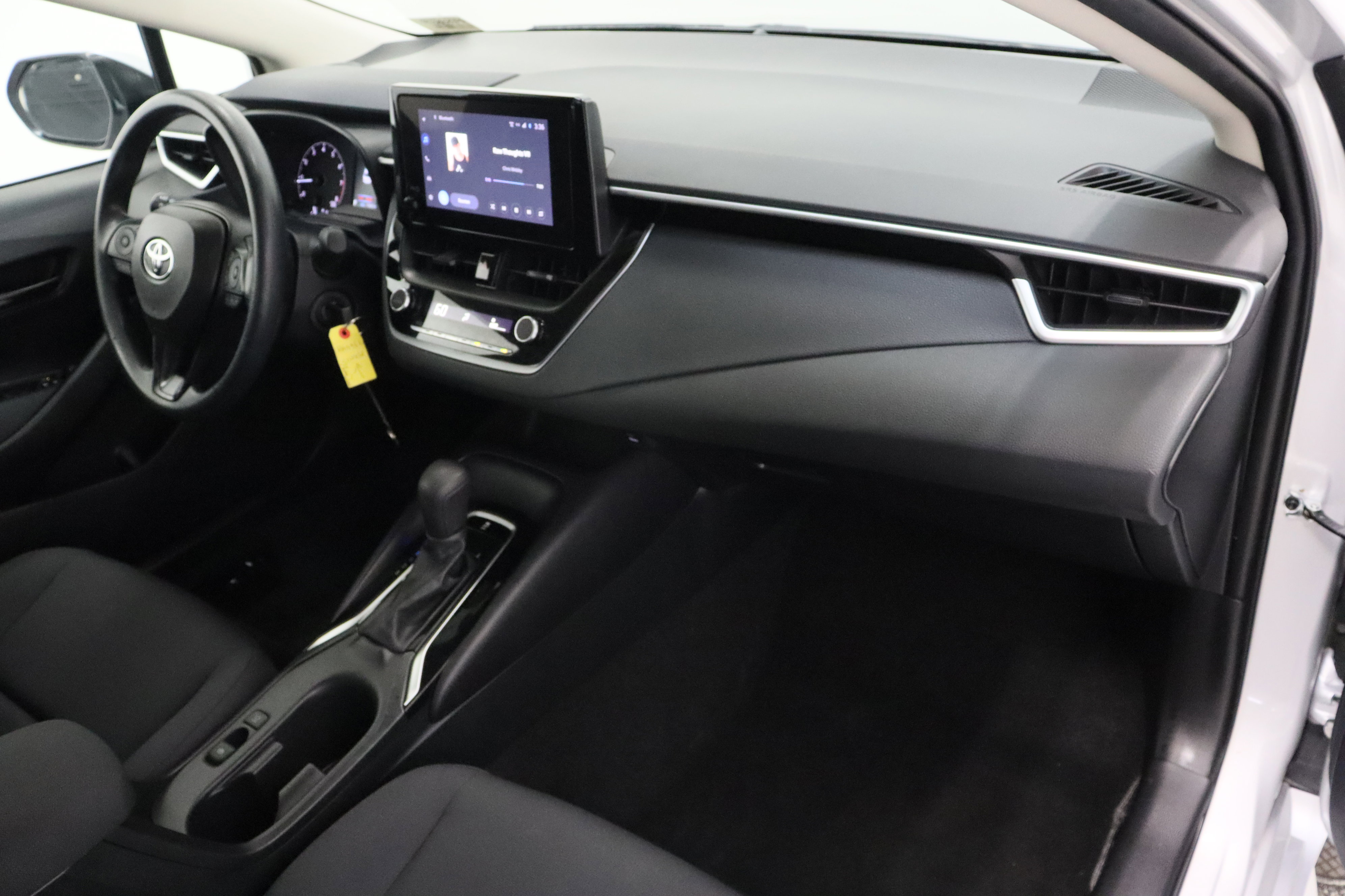 Used 2024 Toyota Corolla LE FWD image 31