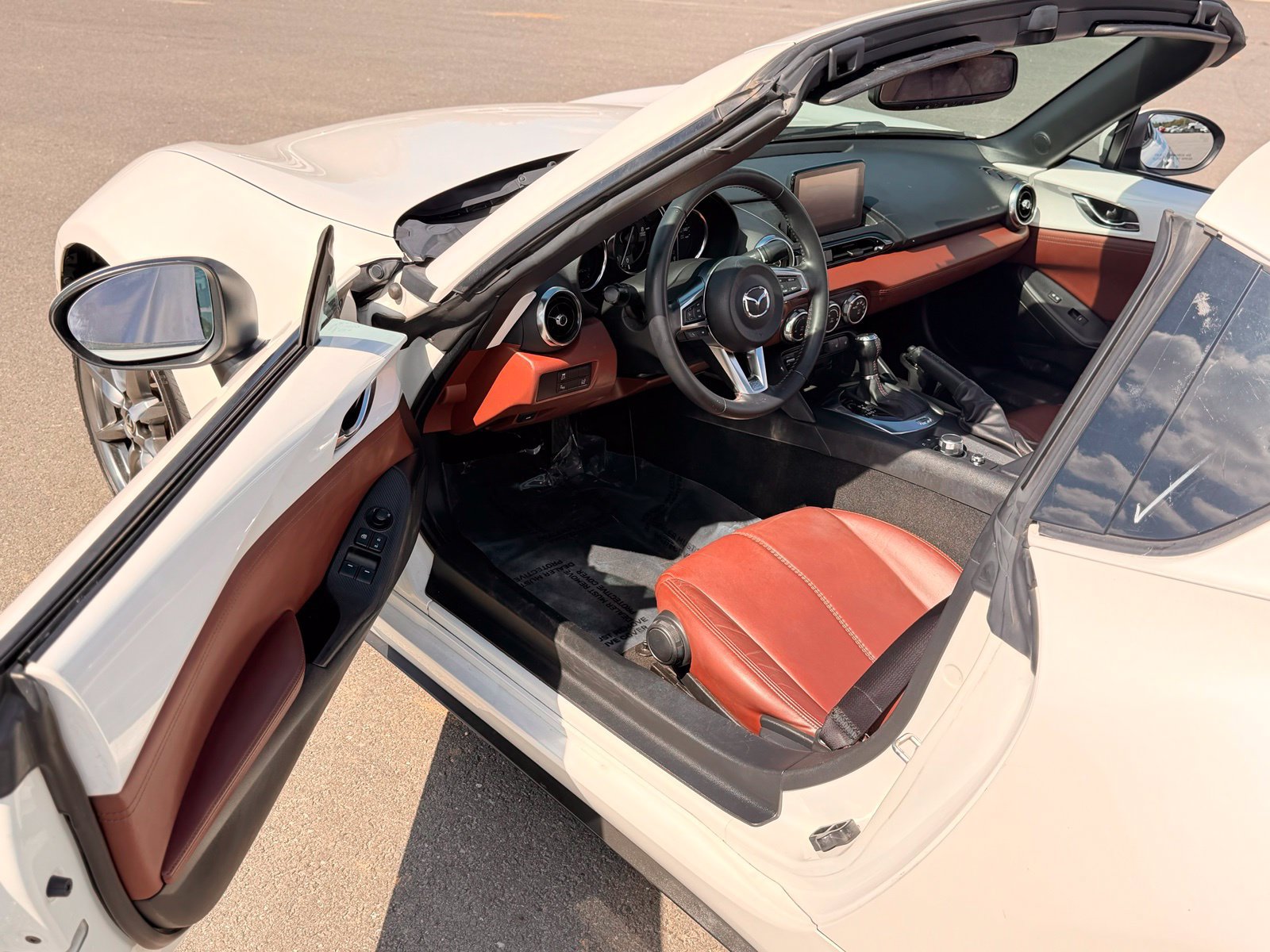 Used 2018 MAZDA MX-5 Miata RF Grand Touring RWD image 8