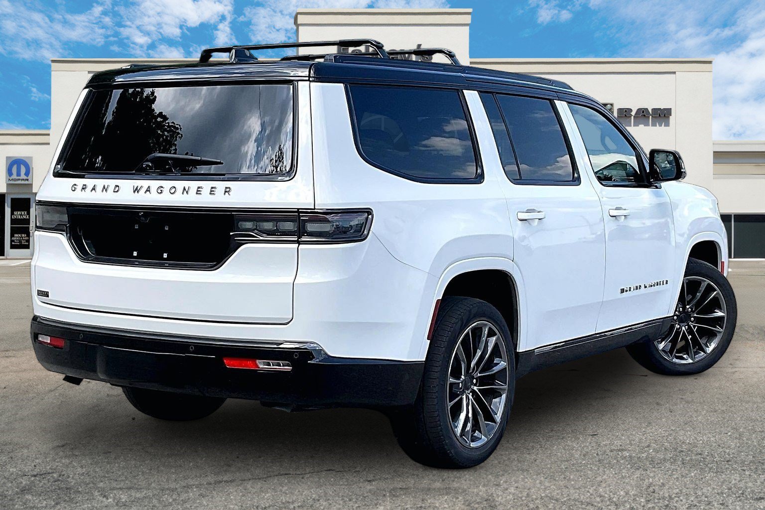 Certified 2025 Jeep Grand Wagoneer Series II Obsidian w/ Quick Order Packagew 28T AWD/4WD image 2