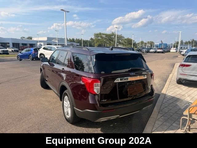 Used 2022 Ford Explorer XLT w/ Equipment Group 202A AWD/4WD image 2