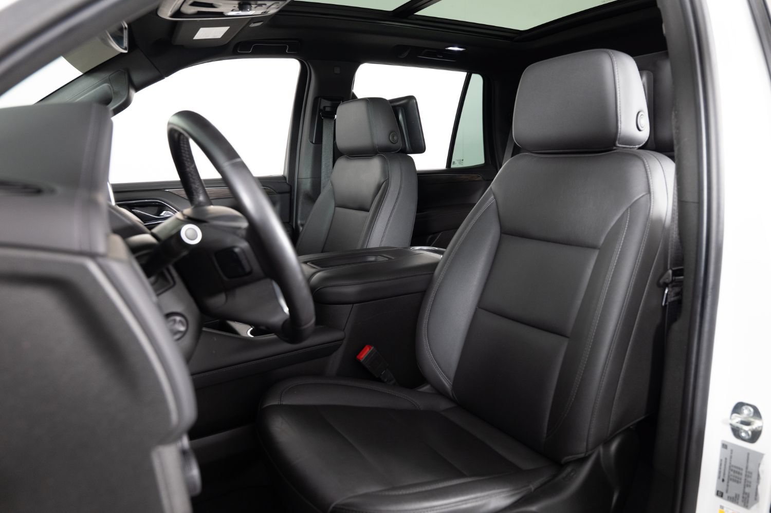 Used 2023 Chevrolet Tahoe Z71 w/ Luxury Package AWD/4WD image 16