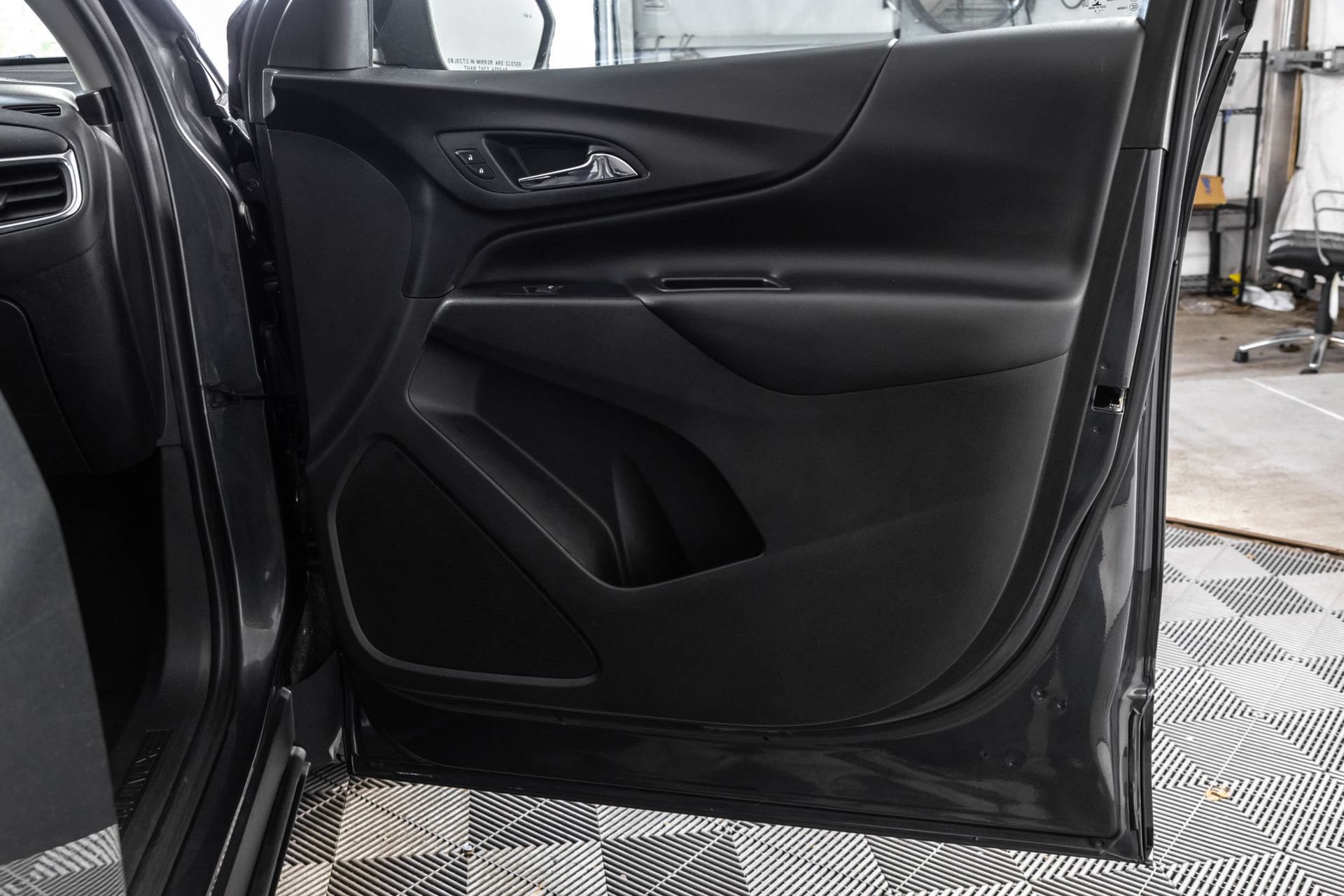 Used 2019 Chevrolet Equinox LT FWD image 42