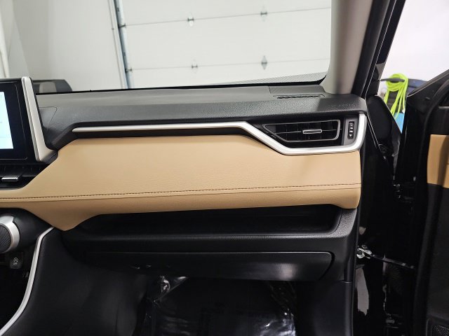 Certified 2025 Toyota RAV4 XLE Premium FWD image 40
