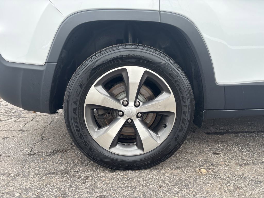 Certified 2020 Jeep Cherokee Limited image 34