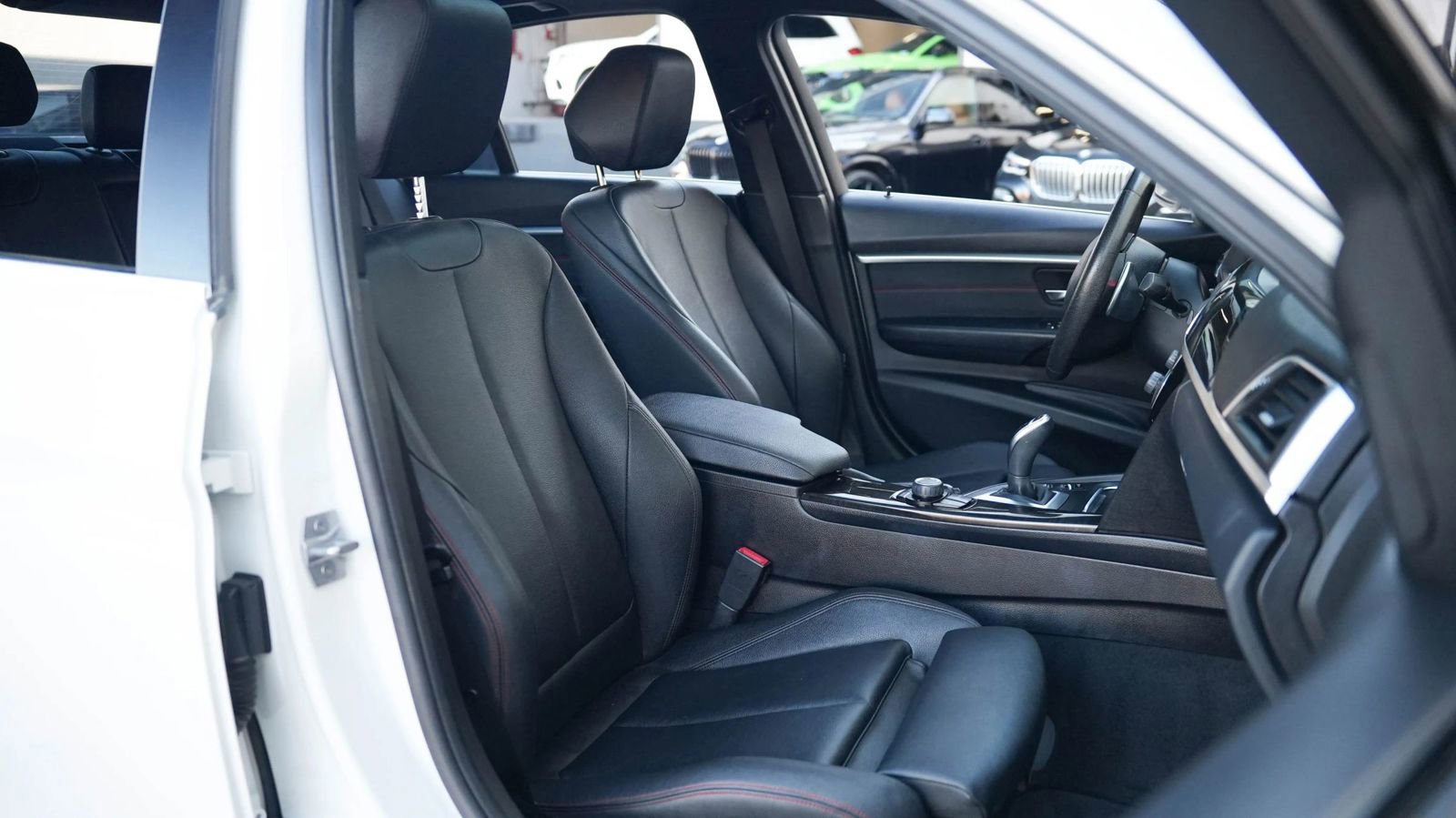 Used 2018 BMW 330i xDrive Sedan w/ Convenience Package image 33