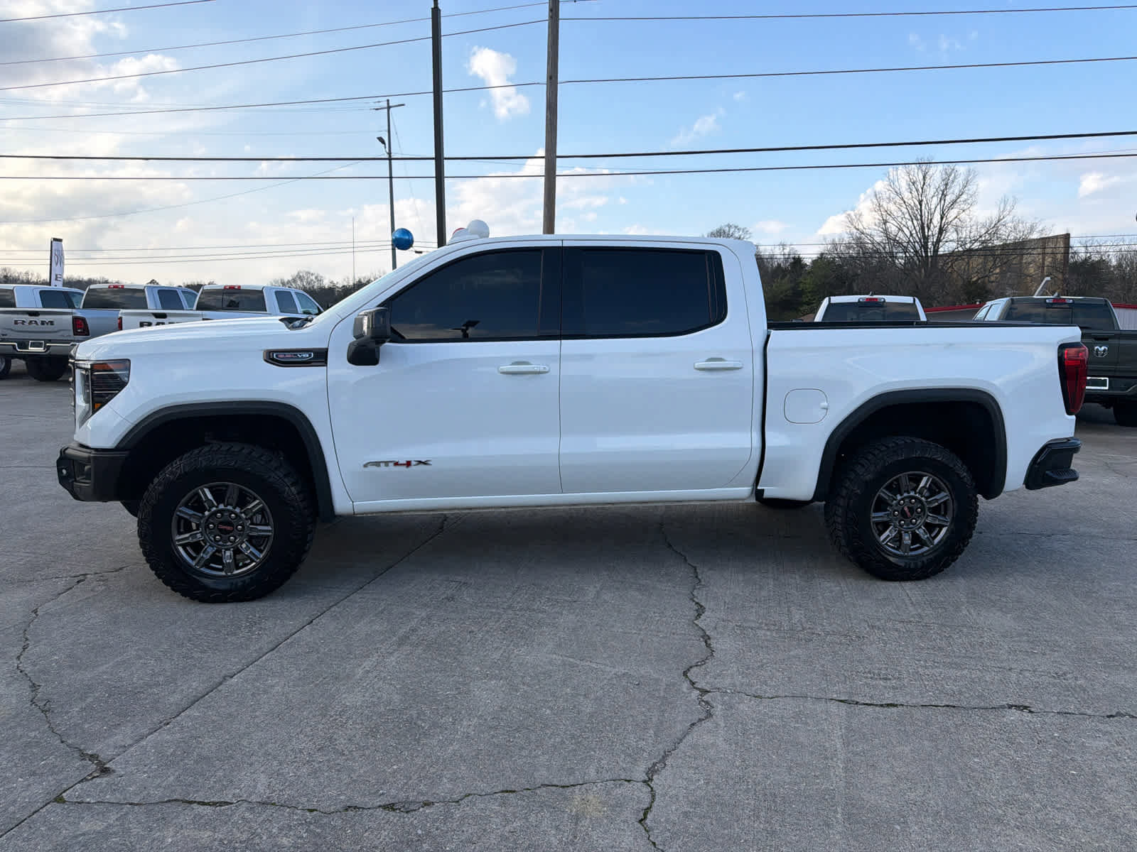 Used 2025 GMC Sierra 1500 AT4X image 7