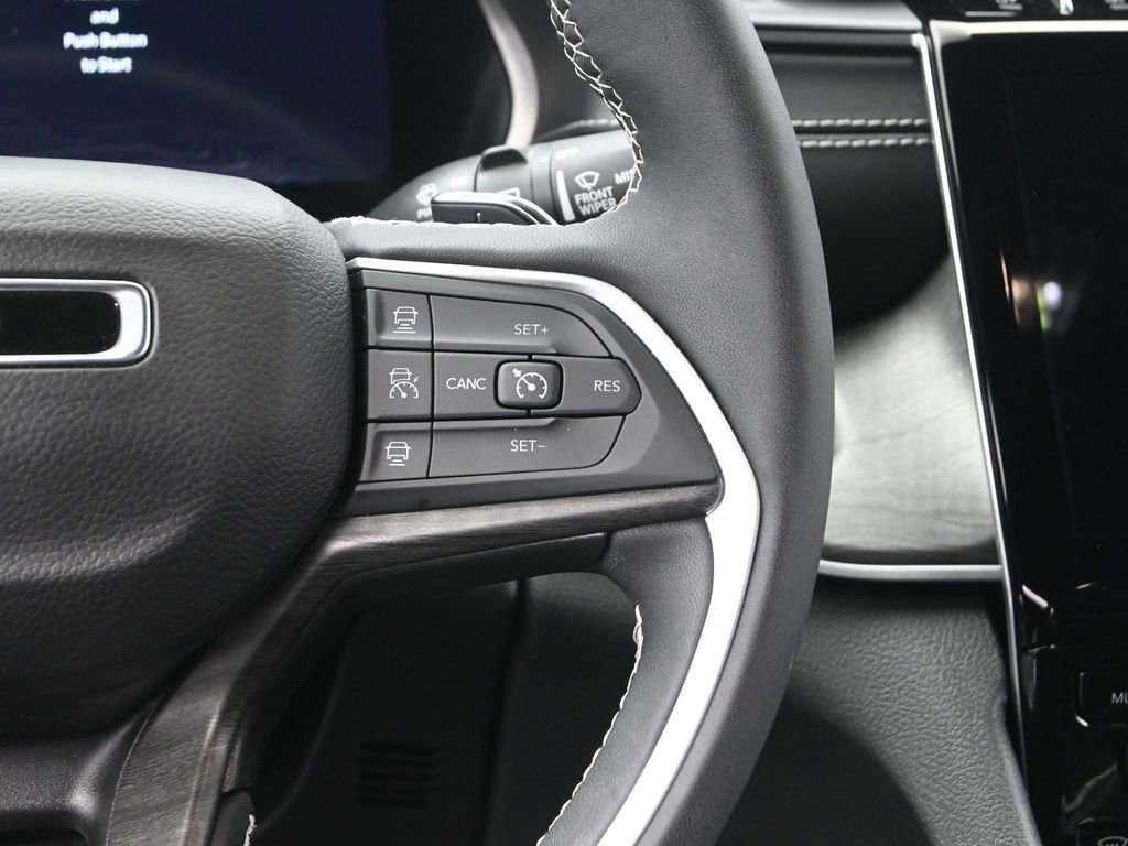 Used 2024 Jeep Grand Cherokee Limited image 29