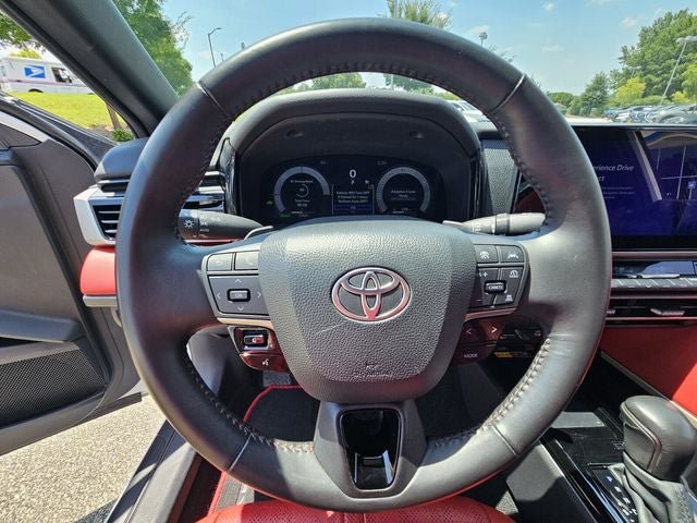 Used 2025 Toyota Camry XSE FWD image 31