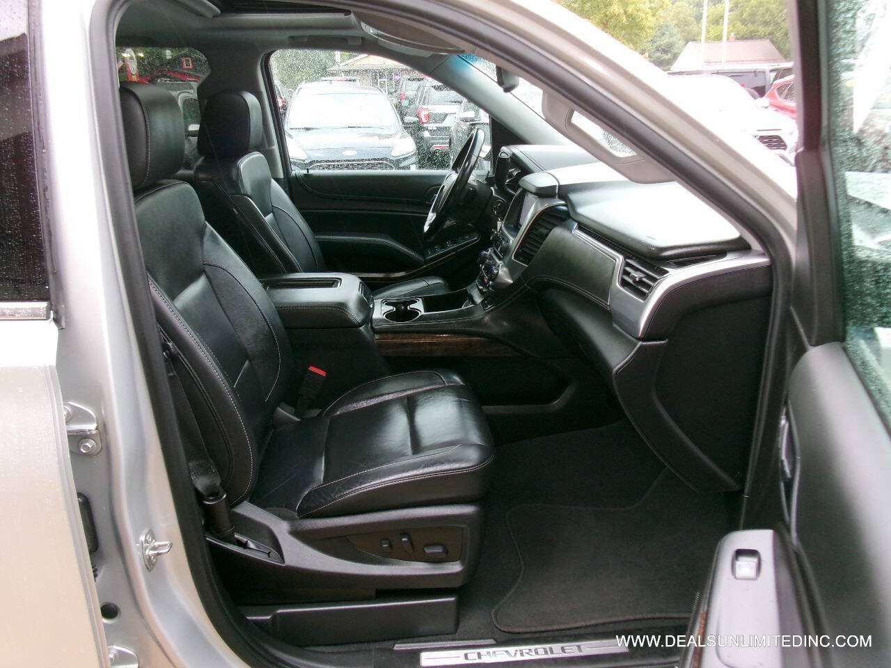 Used 2019 Chevrolet Suburban LT AWD/4WD image 29