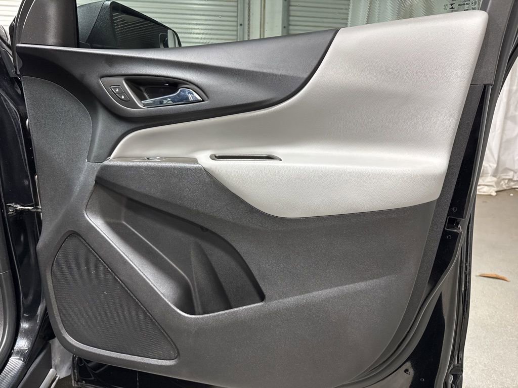 Used 2023 Chevrolet Equinox LS FWD image 9