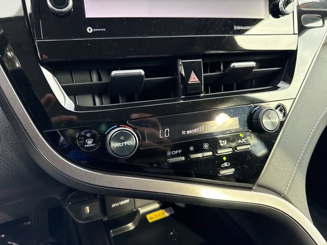 Used 2024 Toyota Camry SE w/ Cold Weather Package FWD image 19