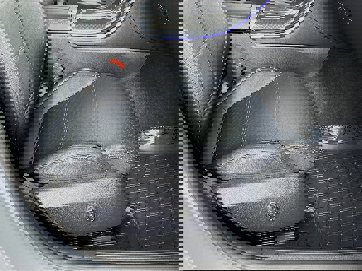 Used 2022 Mercedes-Benz C 300 4MATIC Sedan w/ Exclusive Trim Package image 36