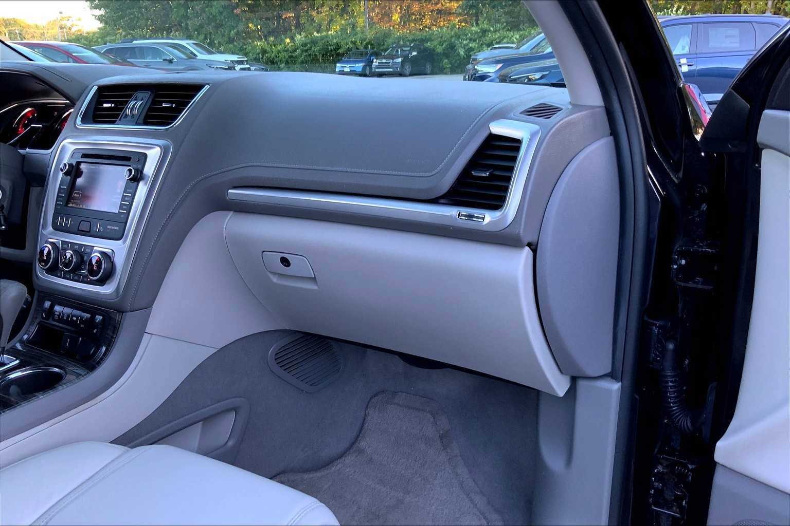 Used 2016 GMC Acadia SLT w/ Open Road Package image 18